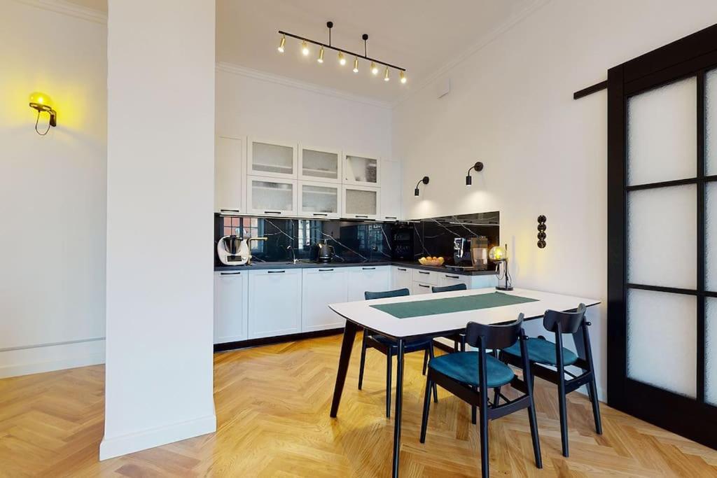 Big Modern Apart - Market Square - Nice View - Next To Town Hall Apartment Вроцлав Екстериор снимка